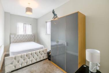 White Apron St, Wakefield — bedroom