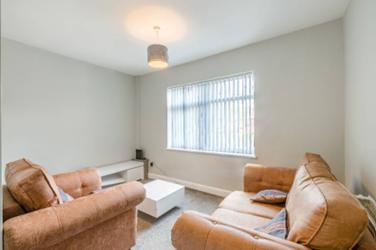 White Apron St, Wakefield — living area