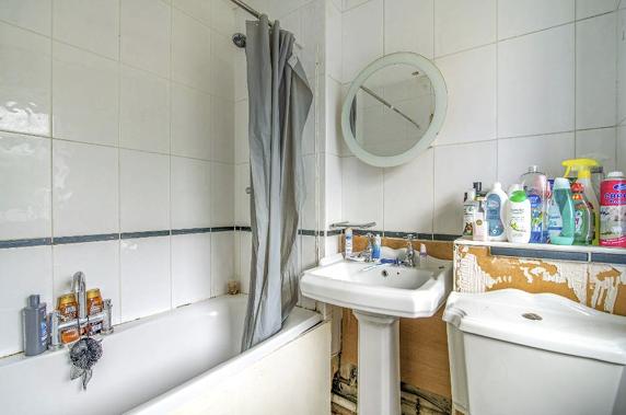 Grove Mount bathroom before works