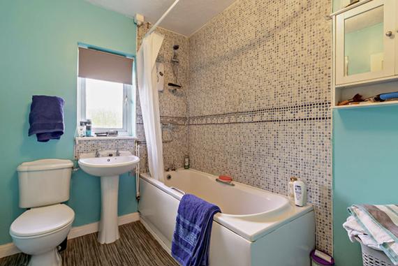 Angus Crescent, North Shields — bathroom