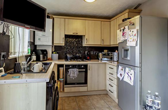Shaftsbury Avenue, Doncaster — kitchen