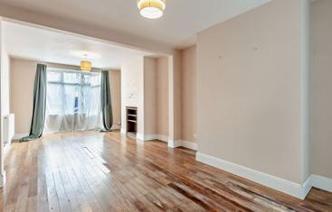 Regent Street, Kettering — living room