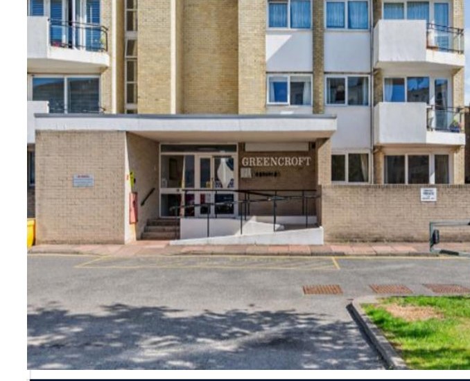 Apartment (leasehold) in Greencroft, South East