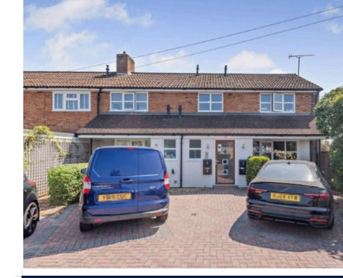 Apartment (leasehold) in Pennfields, South Midlands